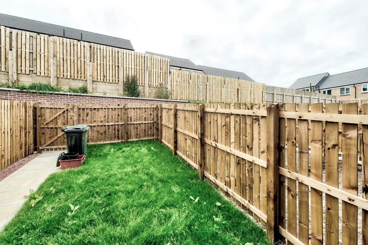 Holiday home Guestready - Serene 2Br Home W Yard & Parking - Sleeps Up To 6 Edinburgh